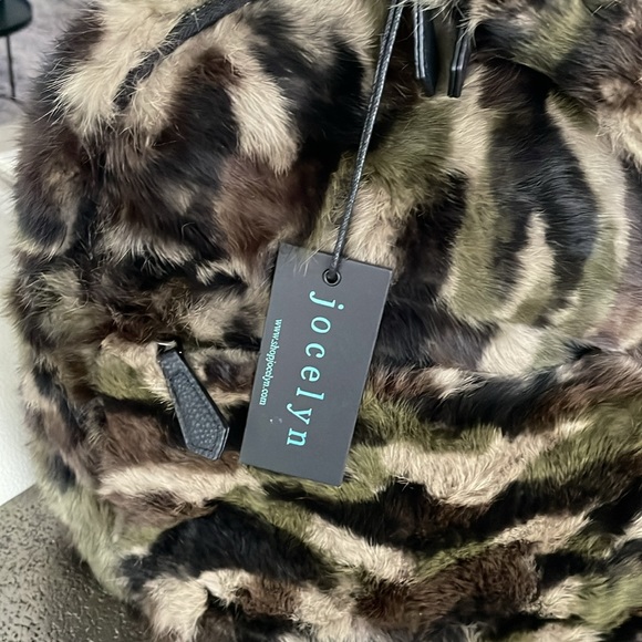 NWT RABBIT FUR IN CAMO COLORING BACKPACK - Picture 2 of 11